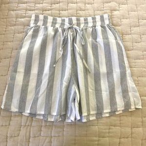 Linen shorts